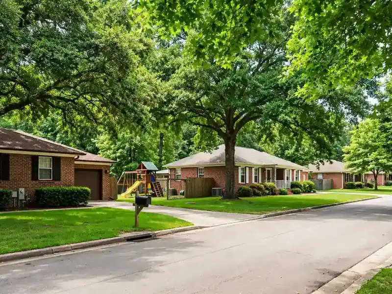 Traditional brick ranch subdivision in Oliver's Glen, Southaven MS